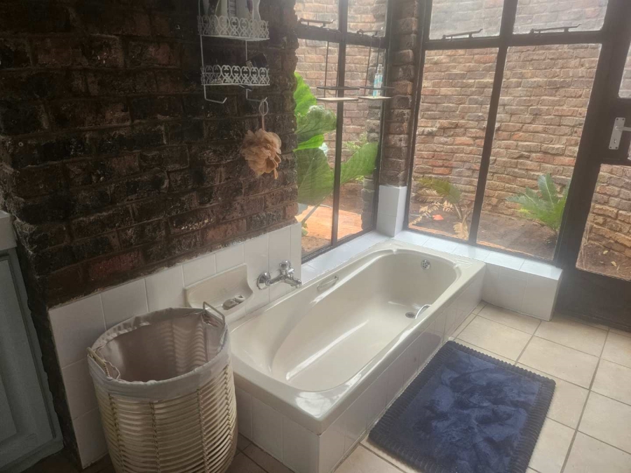 5 Bedroom Property for Sale in Royldene Northern Cape